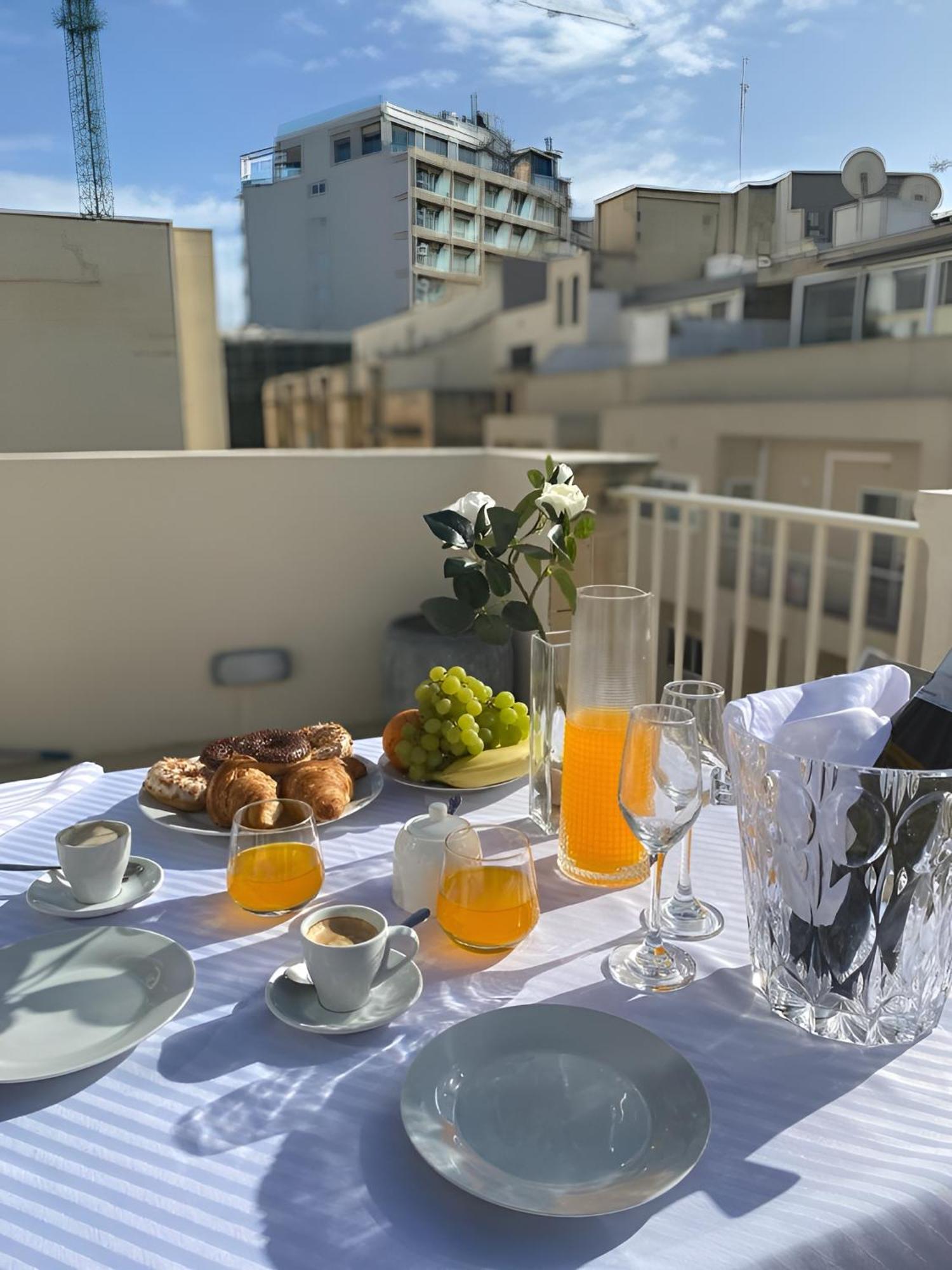 Апартаменты Sliema Cosy Penthouse With Bbq Экстерьер фото